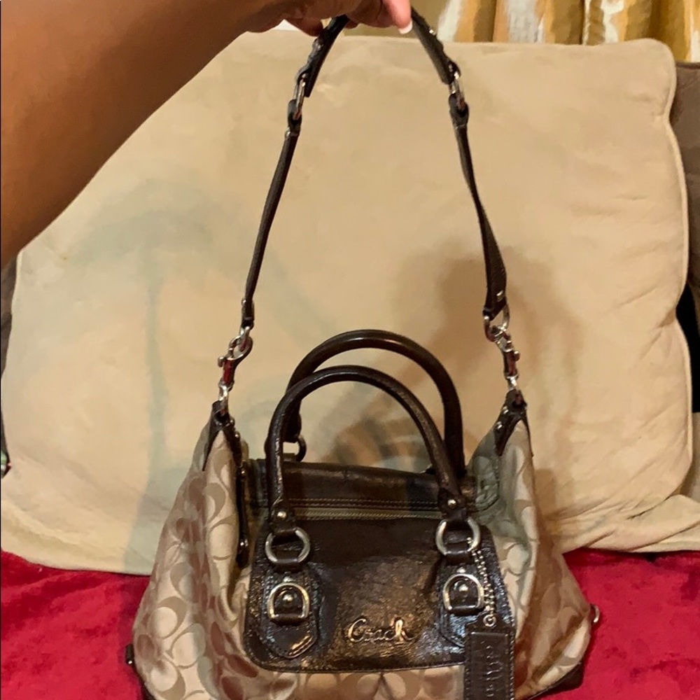 ✅ Authentic Coach Signature Tan/Brown Handbag ✅